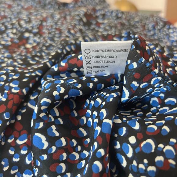 Undra Celeste New York Printed High Neck Joi Top Size Small - Picture 7 of 7